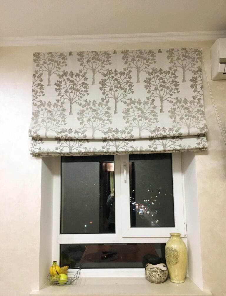 римские шторы кухня узор цветы