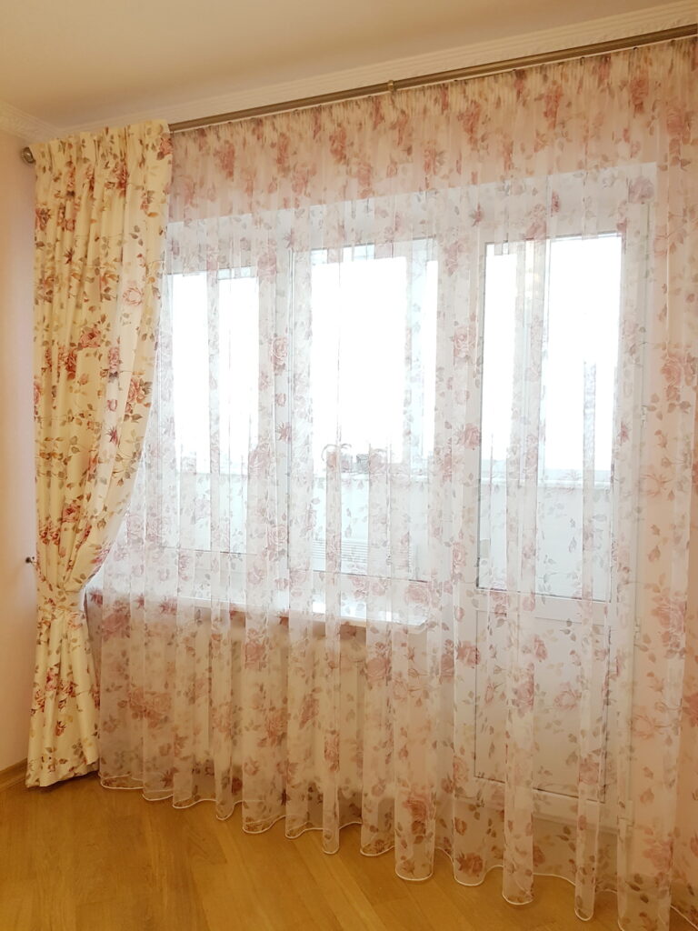 шторы тшелк в детскую цветы