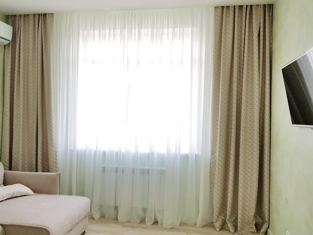 шторы в подростковую деискую с геометрическим рисунком